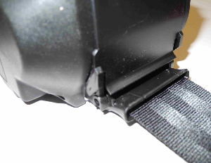 Dreipunkt Automatik Sicherheitsgurt hinten, Gurtbandfareb schwarz mit 30cm  langem Bandschloss 